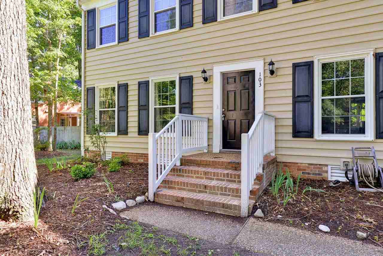103 Castlewood Ct - Photo 4 of 42