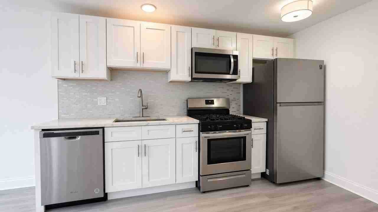 3131 N Monticello Ave #2R