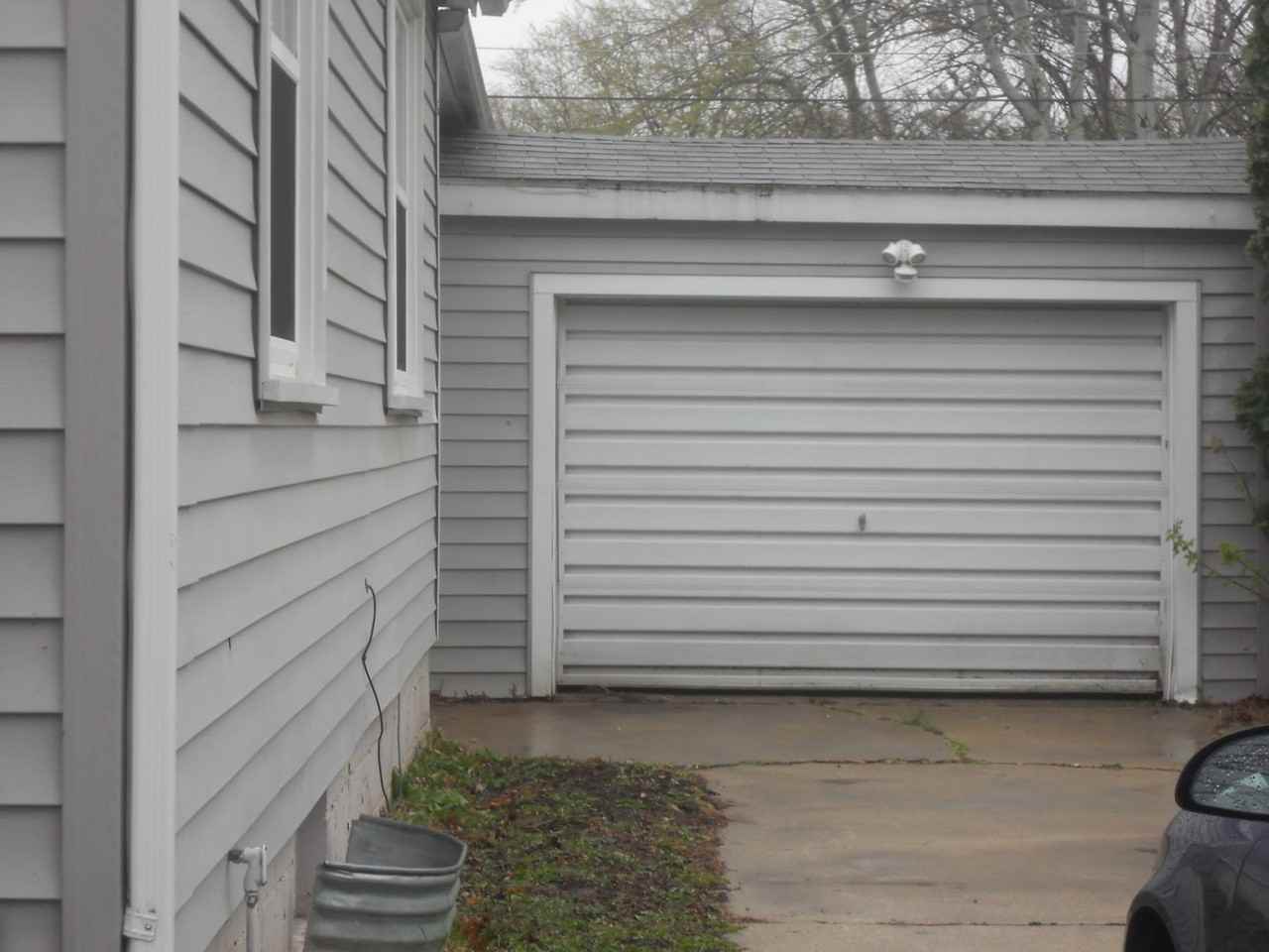 1112 Lyndon St - Photo 2 of 25
