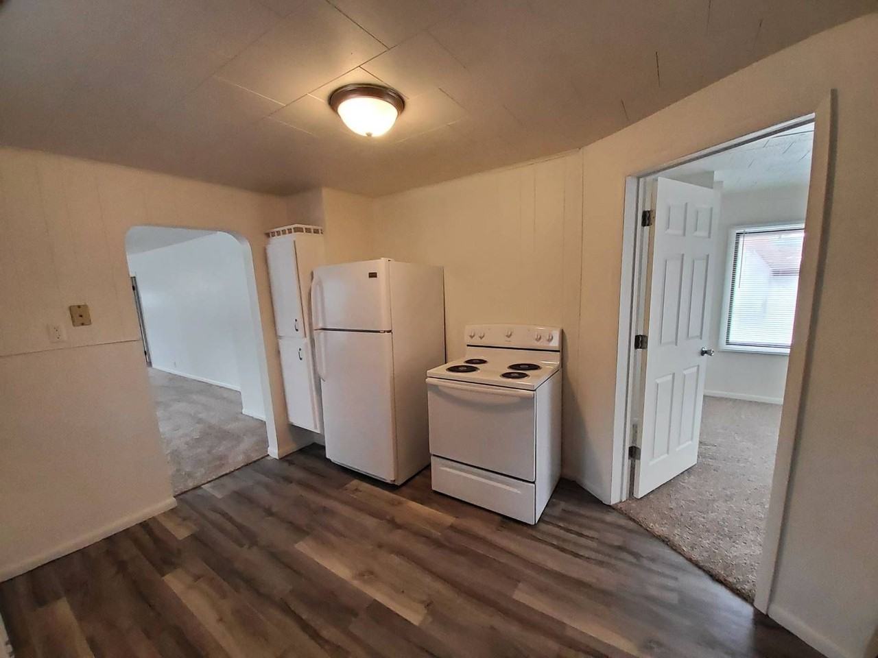 1112 Lyndon St - Photo 5 of 25