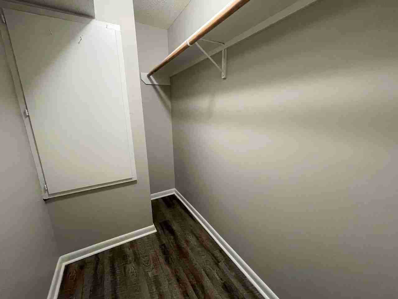 100 Mcarthur St #3 - Photo 7 of 8