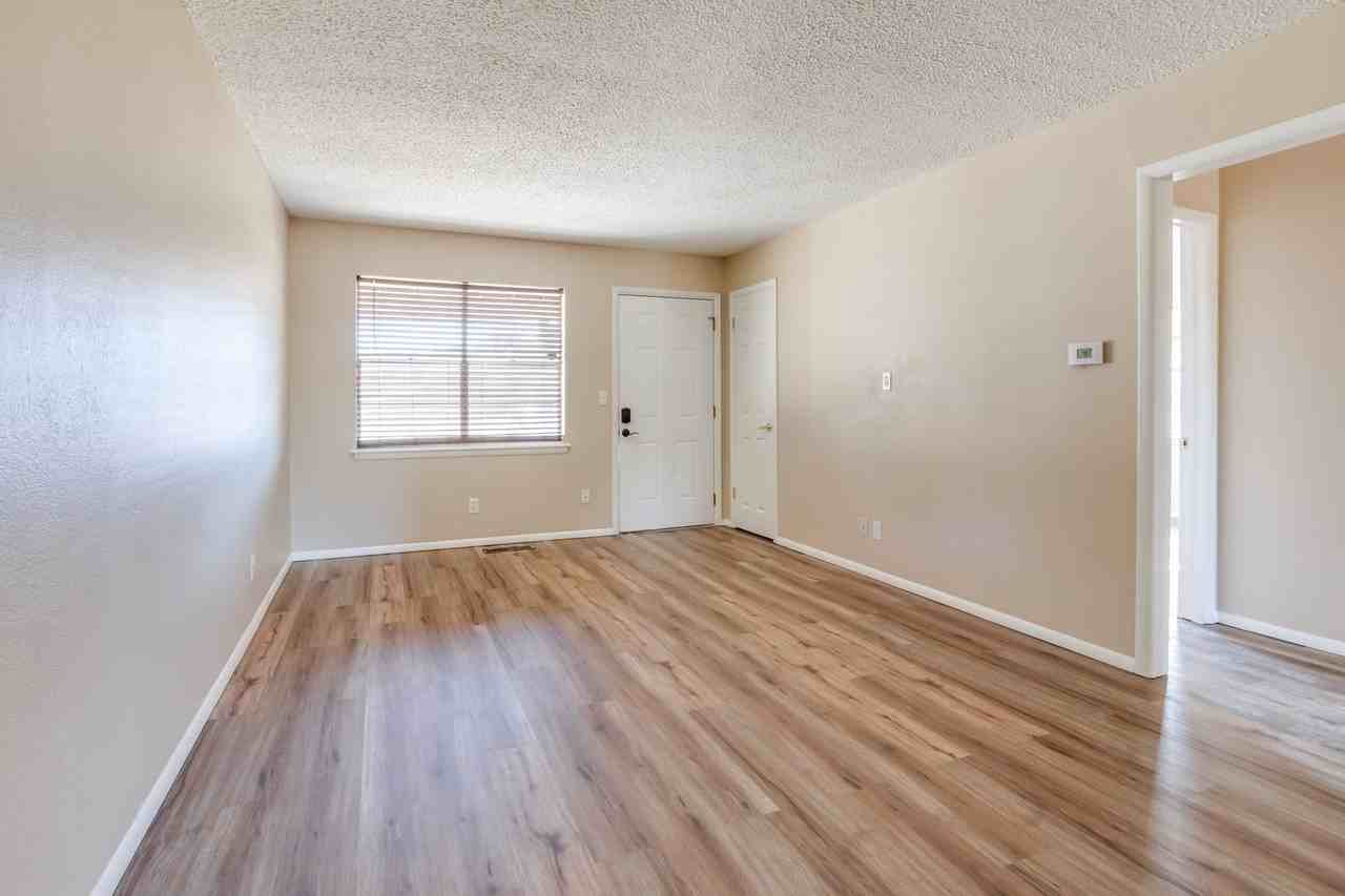 1802 Ronald St - Photo 6 of 34