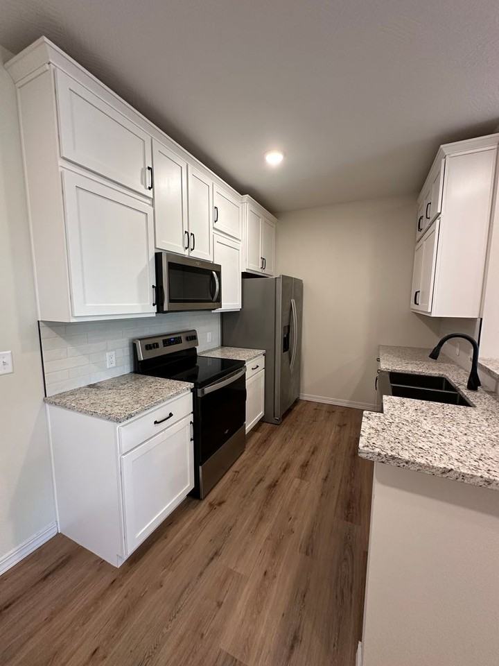 750 Windsor Ct #104 - Photo 2 of 13