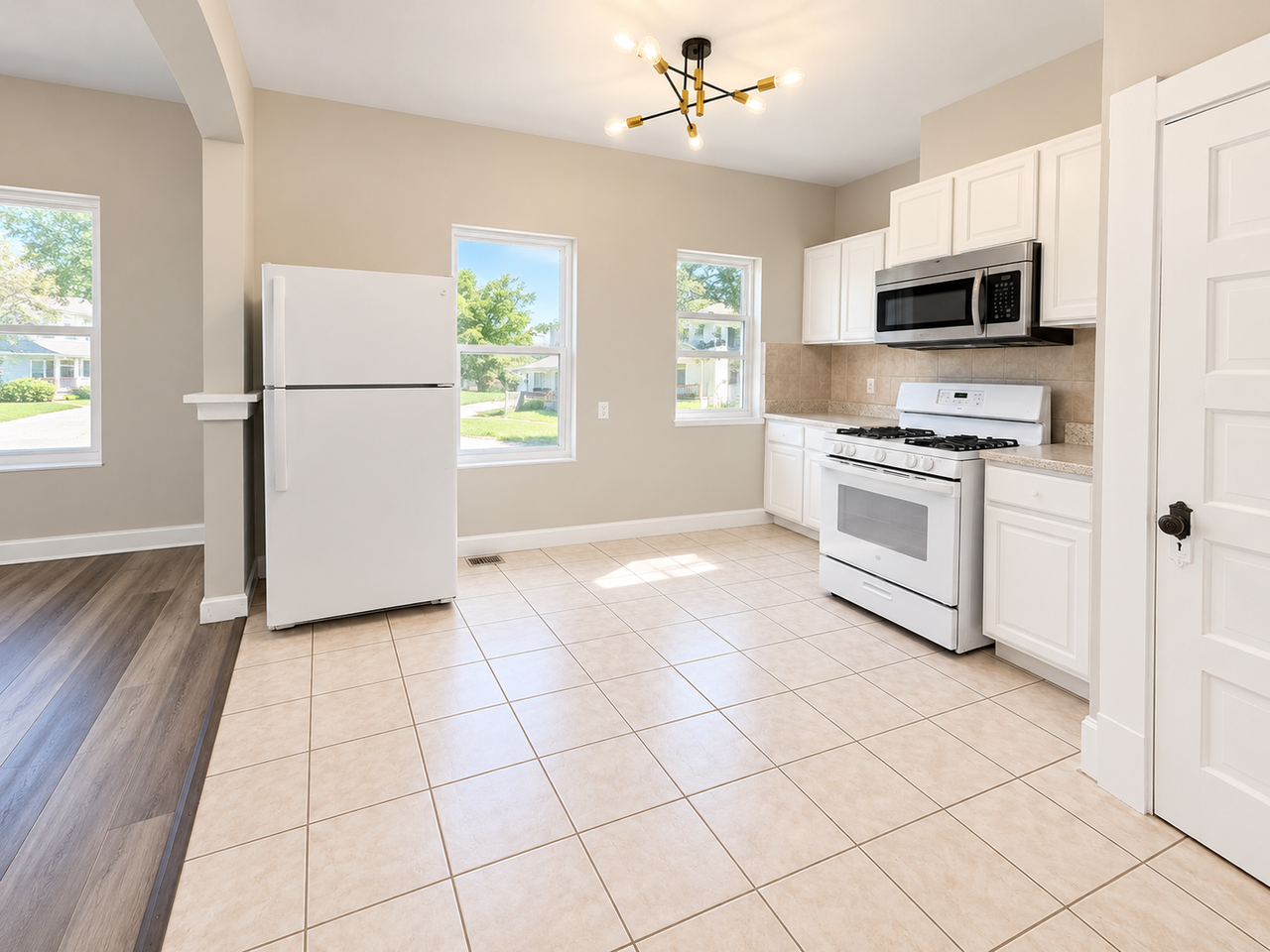 2480 Caledonia St - Photo 5 of 11