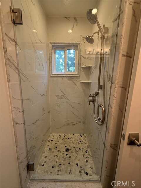 1328 W 13th St - Photo 2 of 8