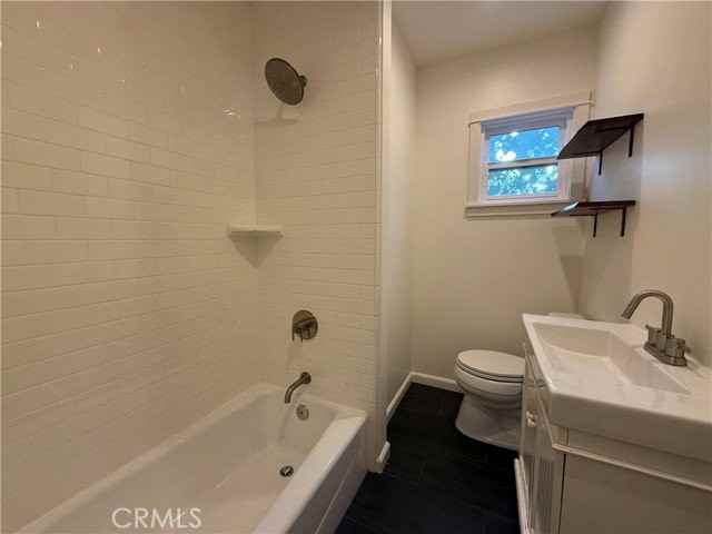 1328 W 13th St - Photo 6 of 8