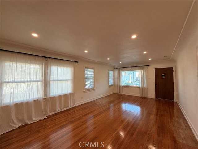 1328 W 13th St - Photo 7 of 8