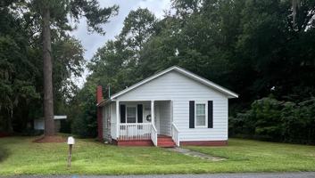 featured image of 209 N Rogers St