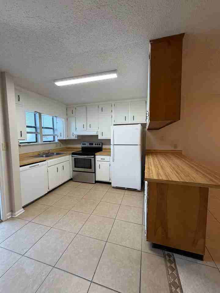 102 Inlet Reach Cir - Photo 3 of 24