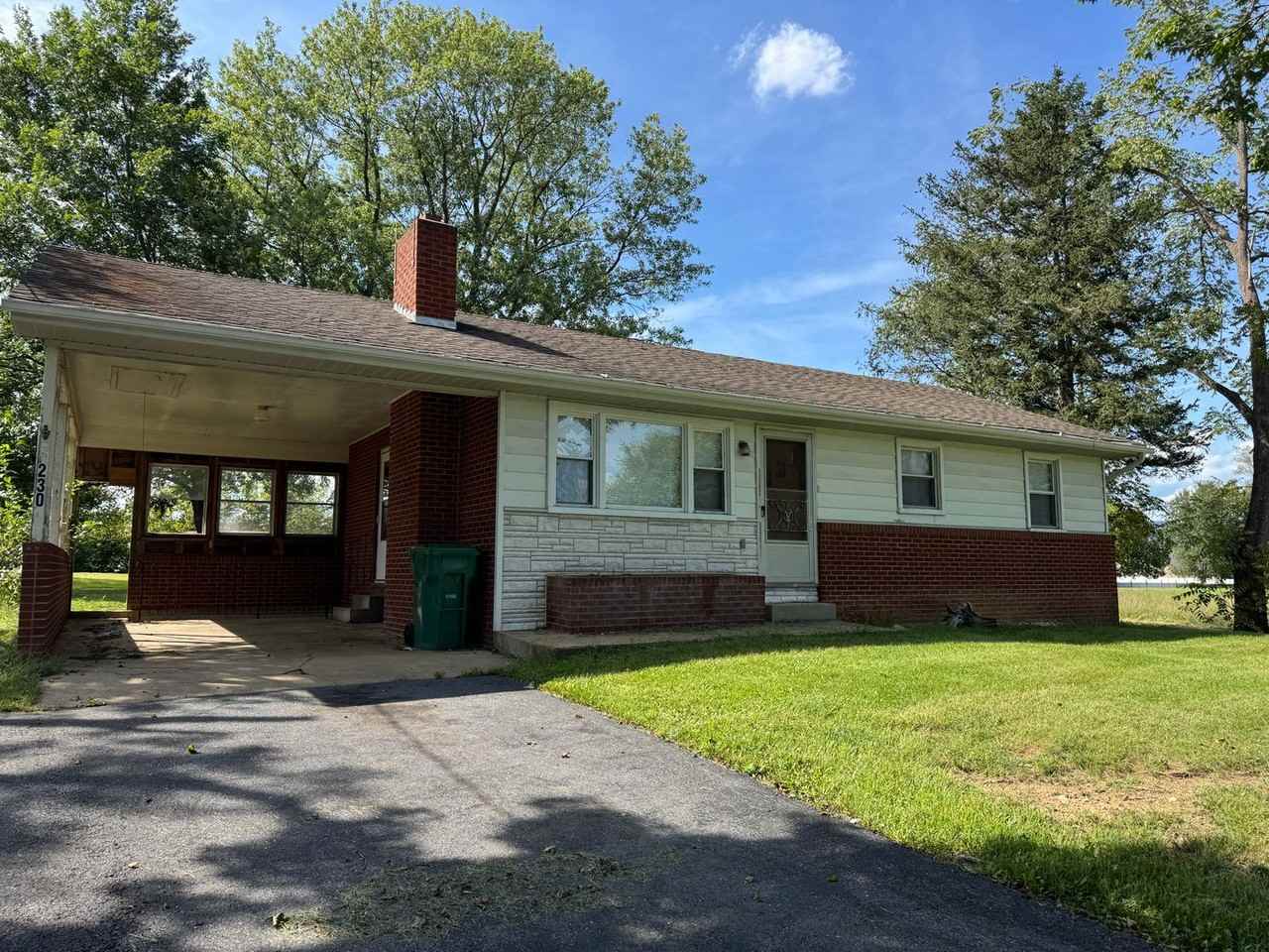 230 N Sunset Dr - Photo 3 of 12