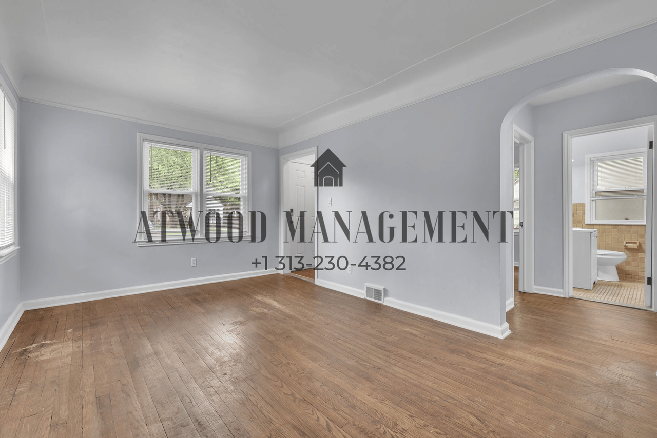 16146 W Parkway St - Photo 2 of 19