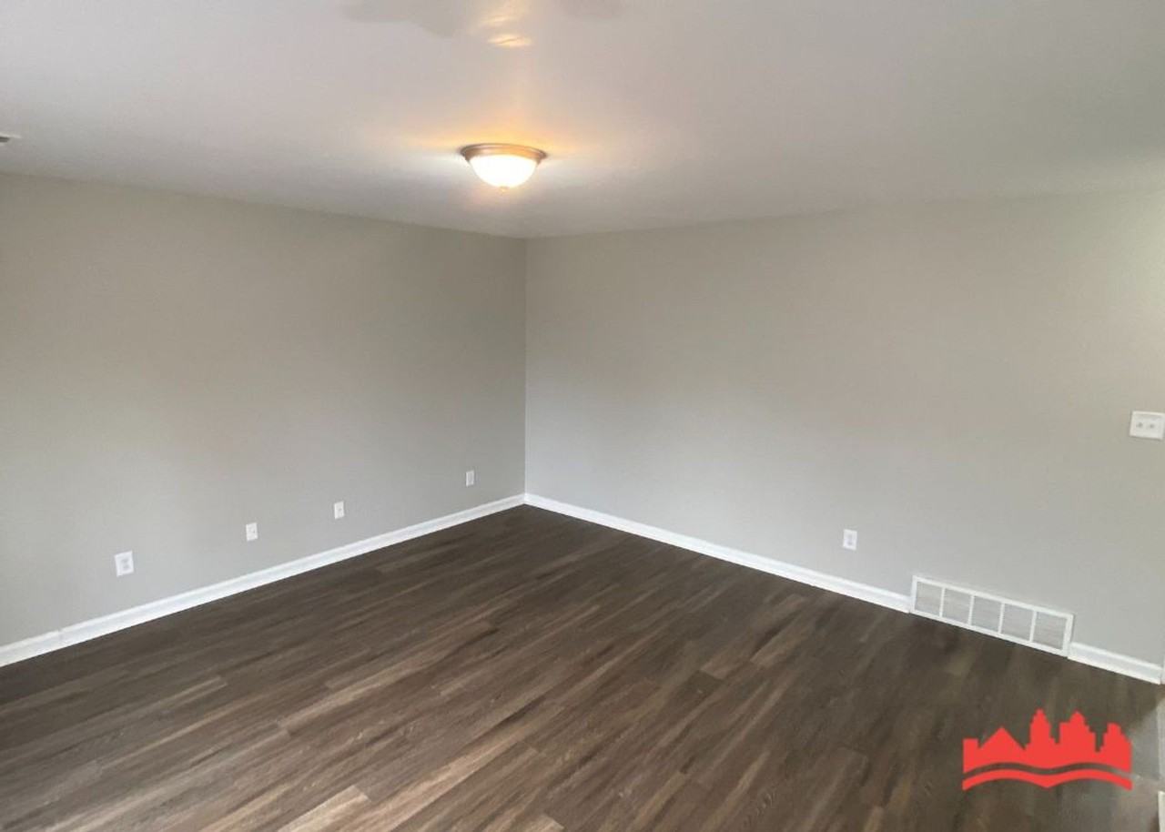 3932 Oak Branch Cir E - Photo 3 of 14