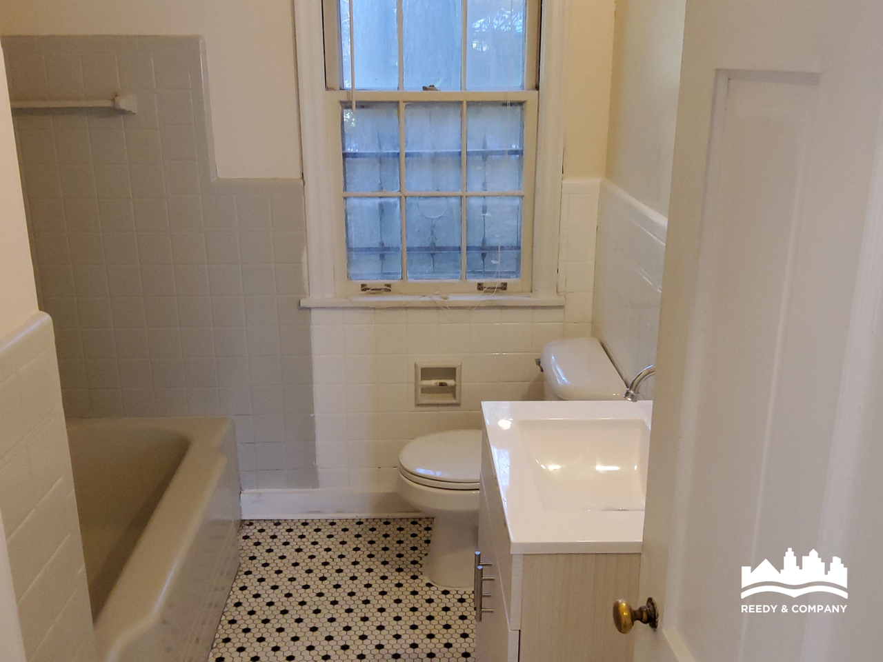 2950 Midland Ave - Photo 7 of 11
