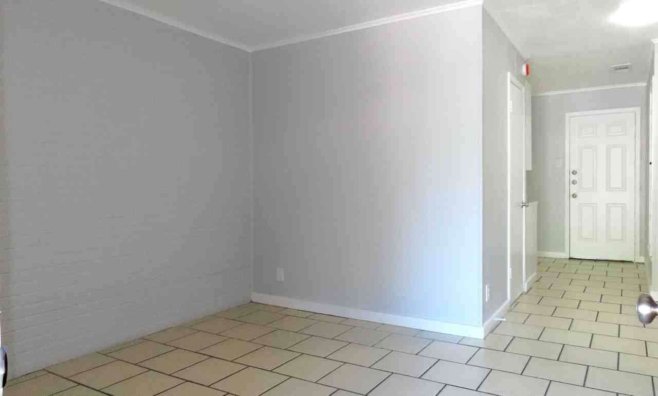 1629 W Mims St #102 - Photo 3 of 19