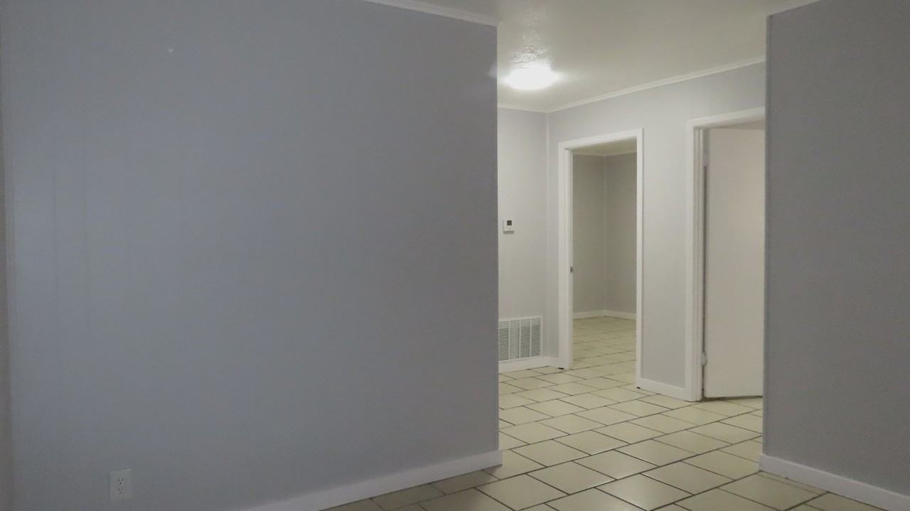 1629 W Mims St #102 - Photo 6 of 19