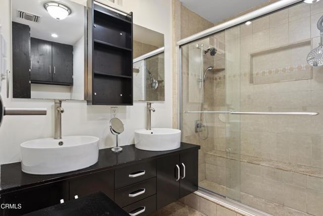 4951 Enfield Ave - Photo 6 of 8