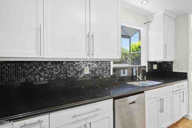 4951 Enfield Ave - Photo 7 of 8