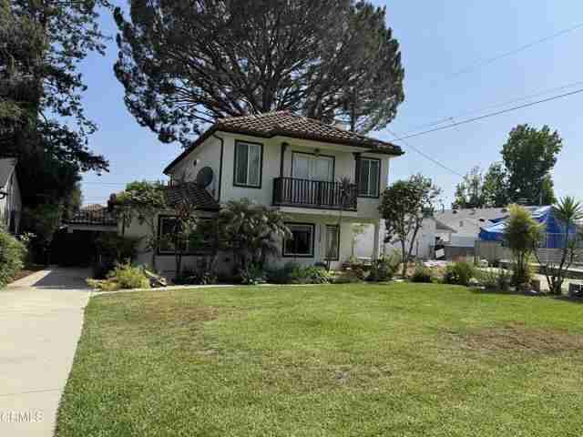 1736 Vistillas Rd - Photo 4 of 8