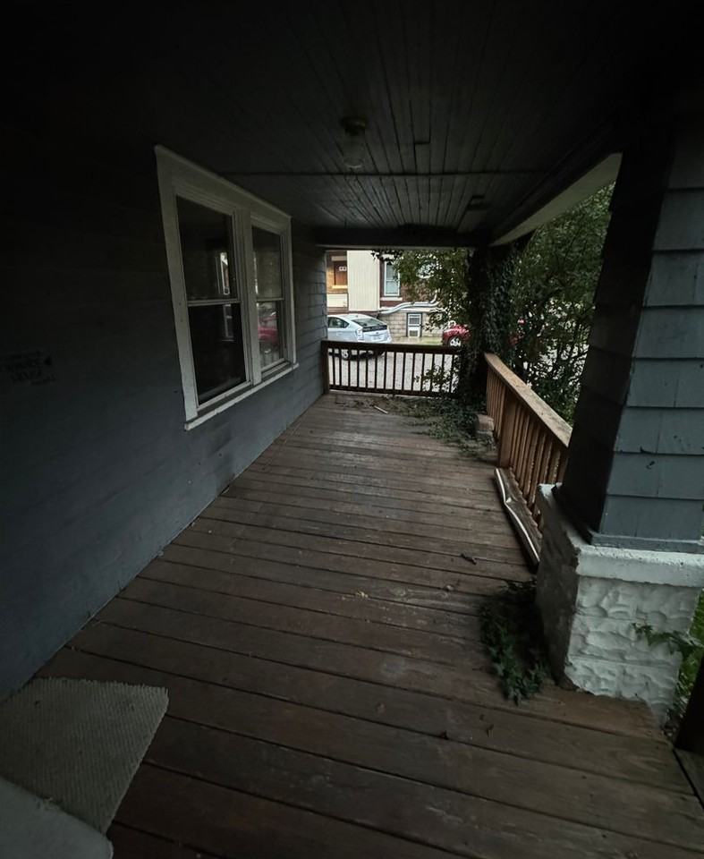 111 Sherman St - Photo 2 of 15