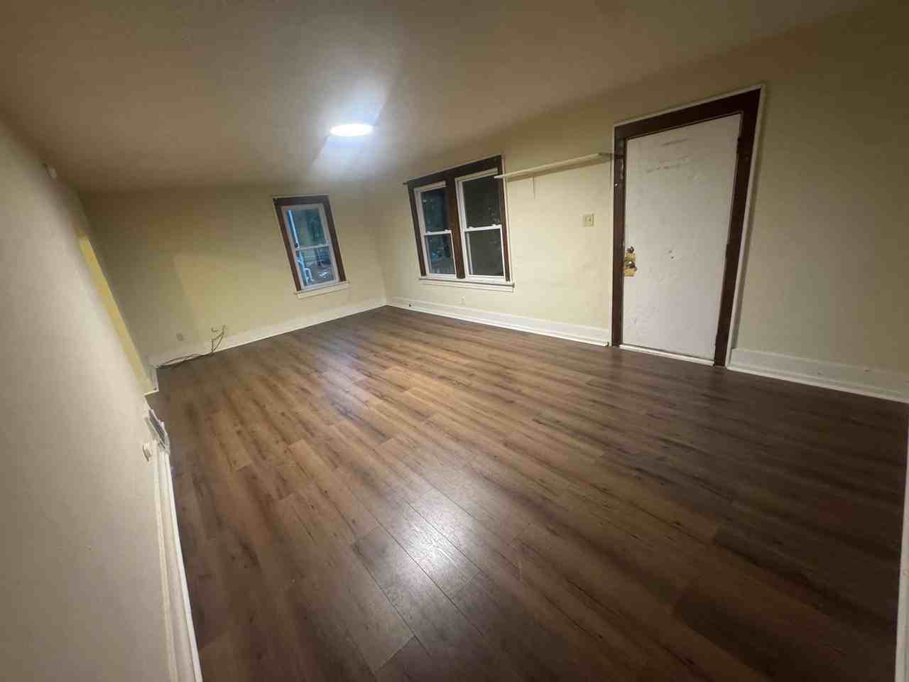 111 Sherman St - Photo 3 of 15