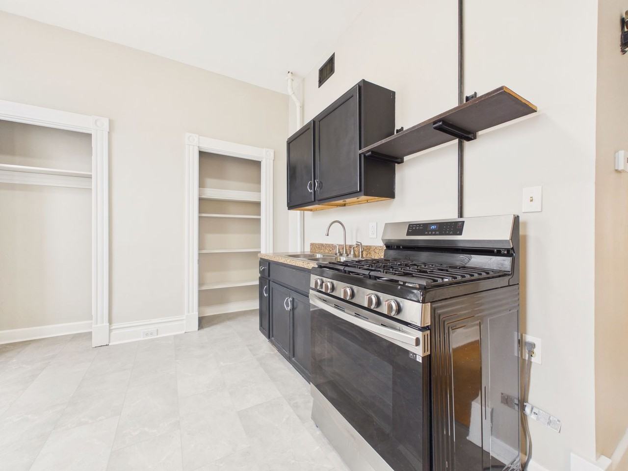 1423 N 3rd St - Photo 2 of 17