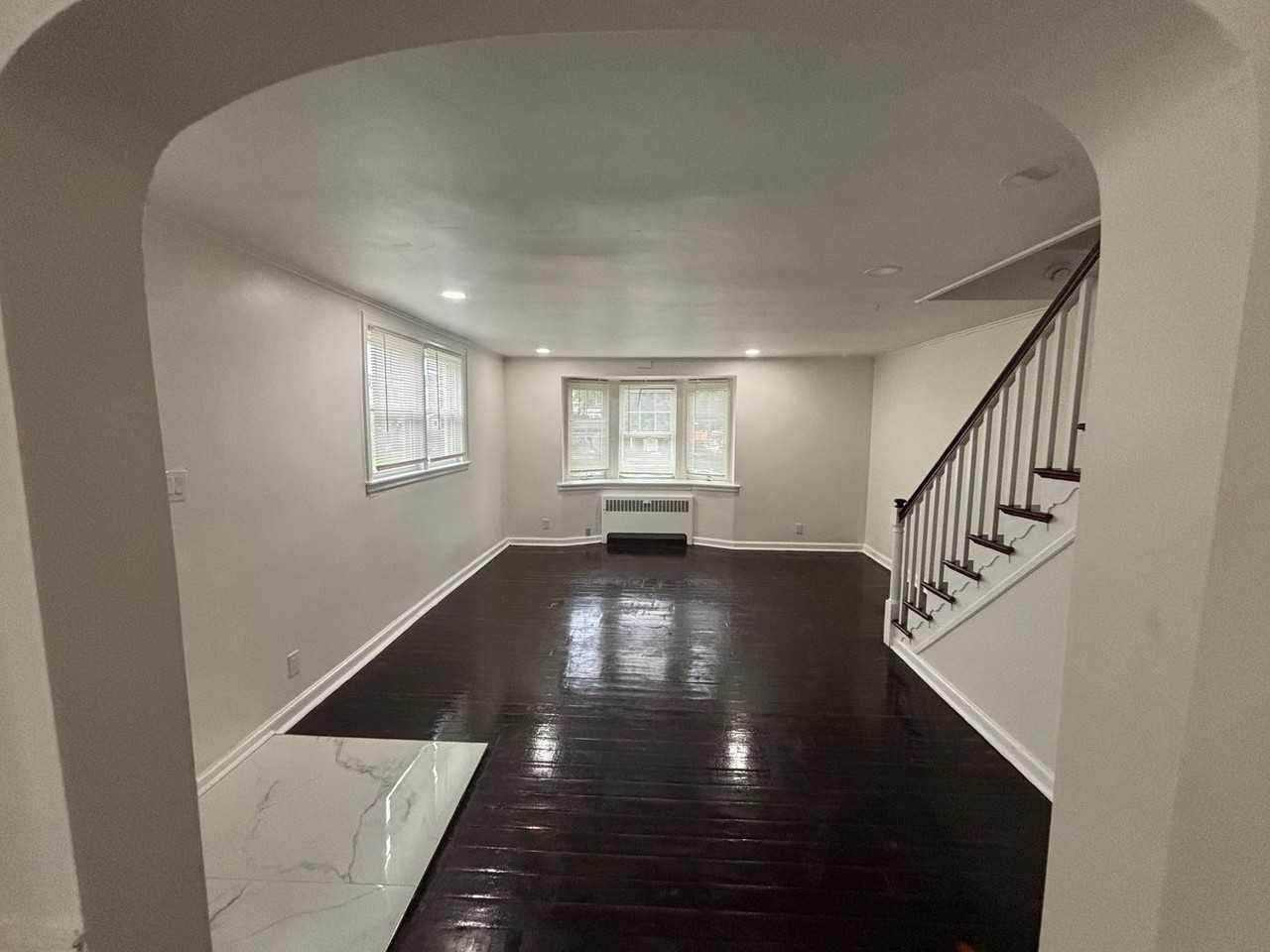 1123 Gilham St - Photo 4 of 23