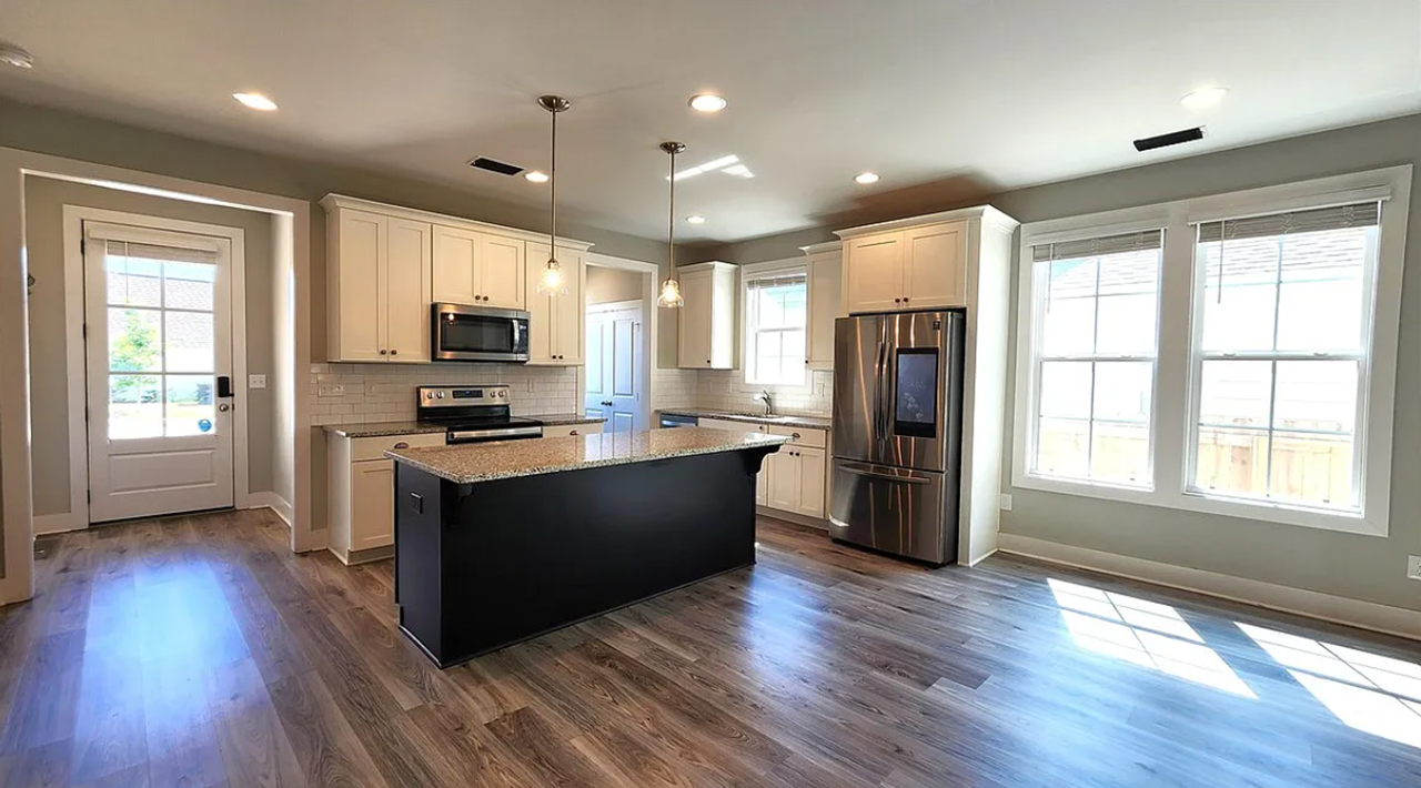 648 Village Dr - Photo 4 of 19