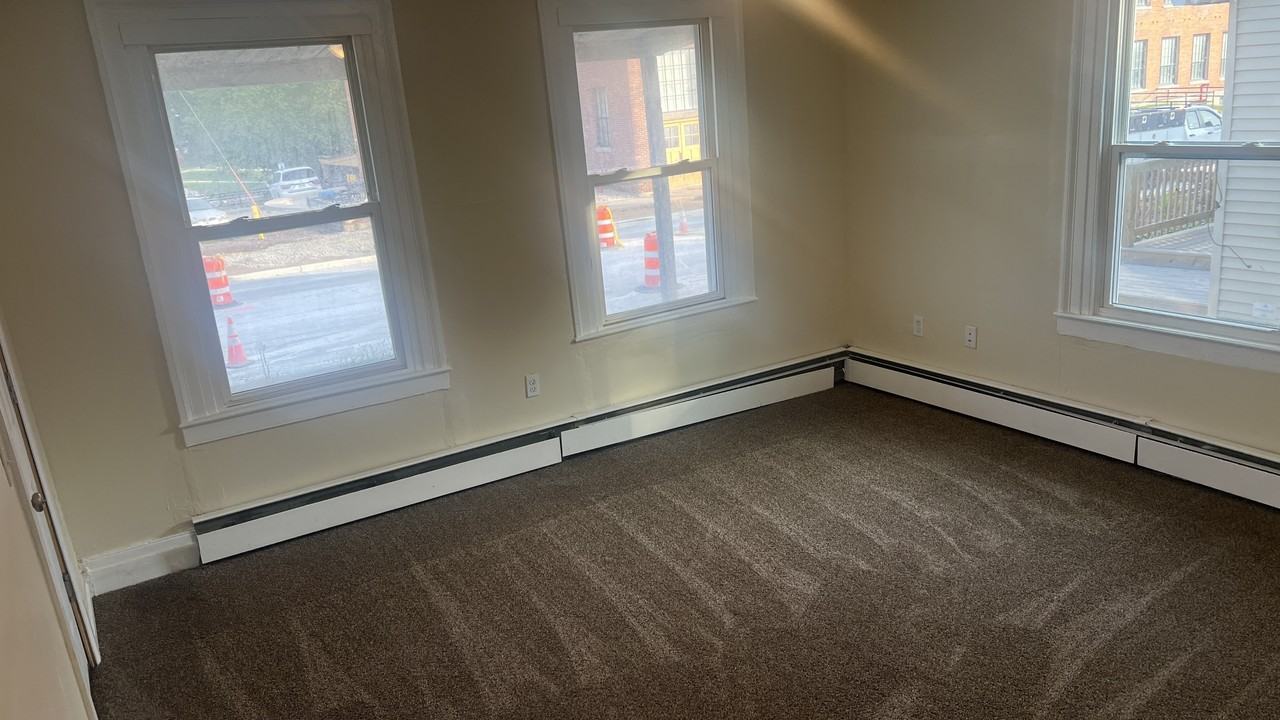 305 Madison St #1 - Photo 3 of 14