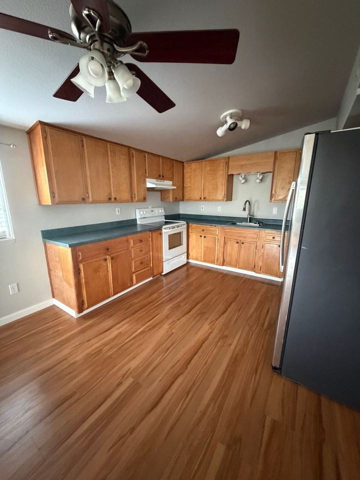 1018 W Main - Photo 4 of 9