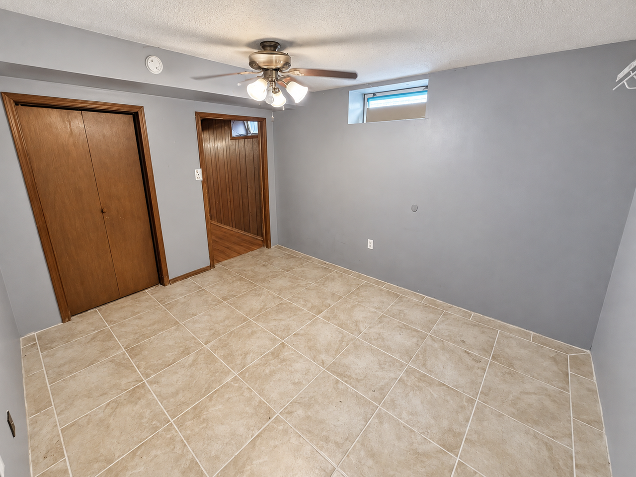 946 Wood St #2 - Photo 5 of 11