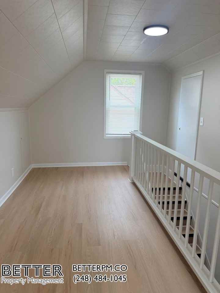 21703 Cushing Ave - Photo 5 of 10