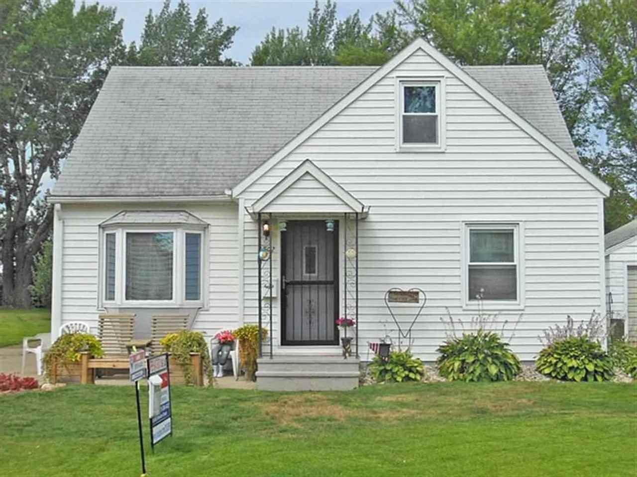 1502 S Chestnut Ave - Photo 2 of 28