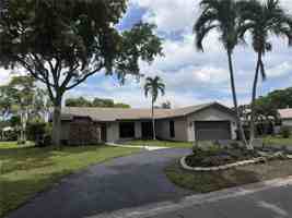 featured image of 10431 Nw 1st Ct