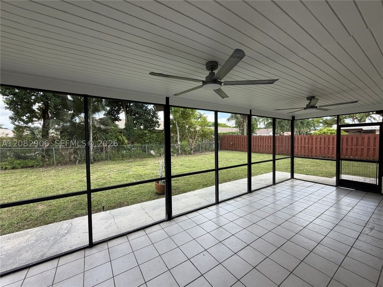 10431 Nw 1st Ct - Photo 4 of 39