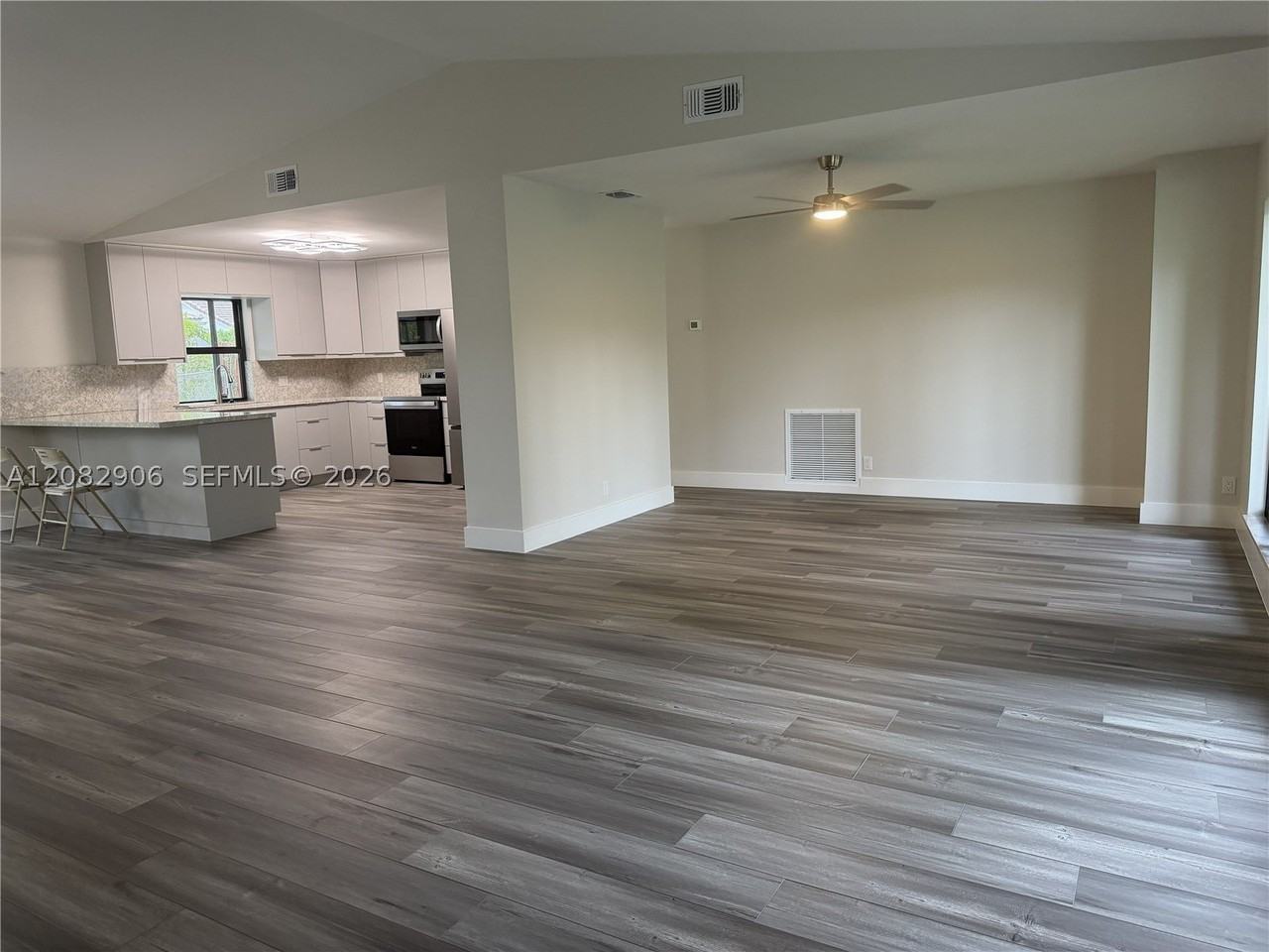 10431 Nw 1st Ct - Photo 6 of 39