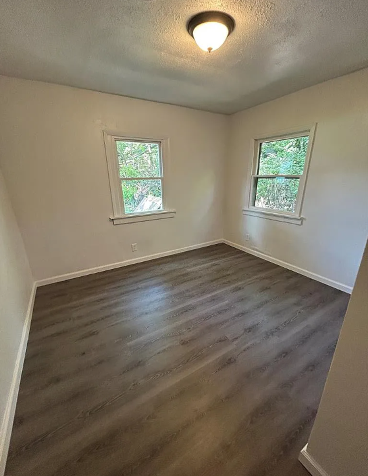 457 Mildred Ave - Photo 4 of 6