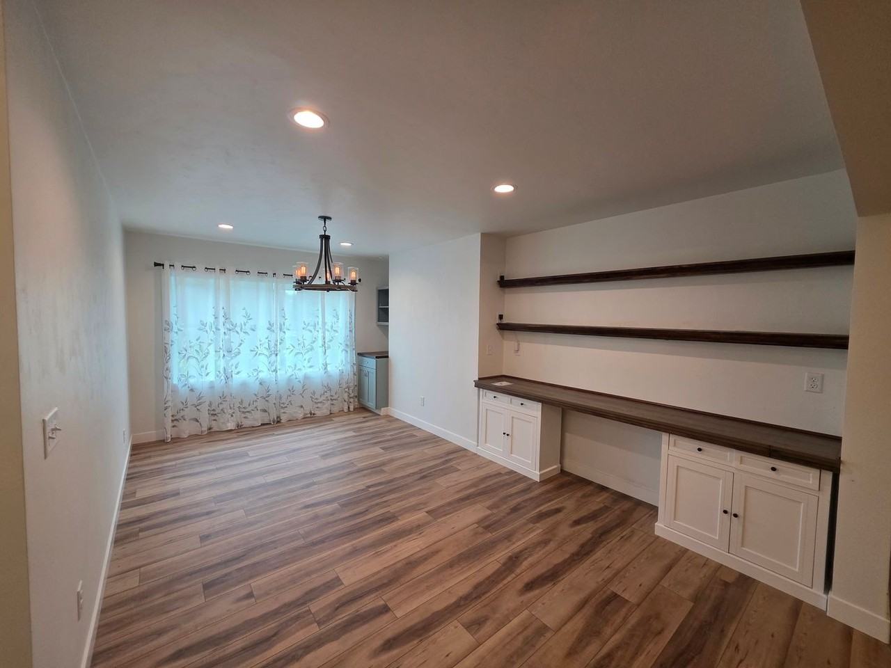 661 E River Dr - Photo 4 of 21