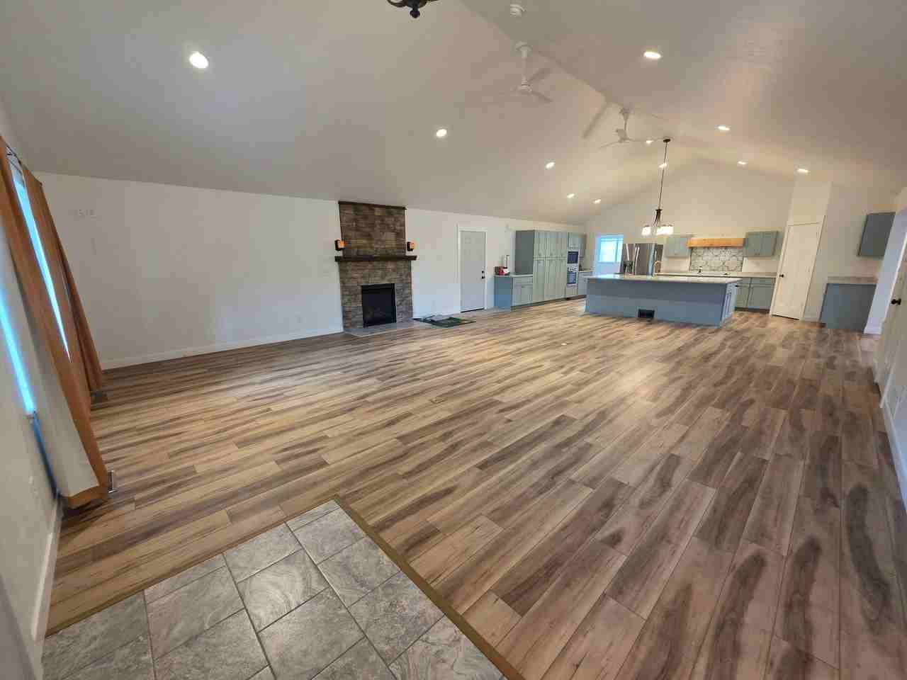 661 E River Dr - Photo 6 of 21