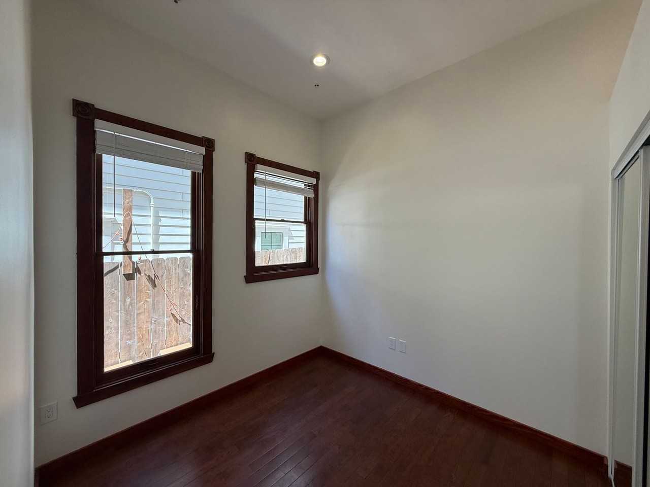 230 W Cedar St - Photo 5 of 9