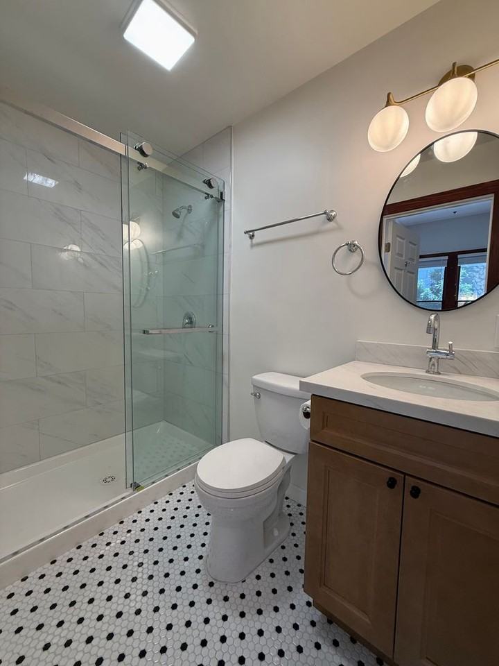230 W Cedar St - Photo 6 of 9