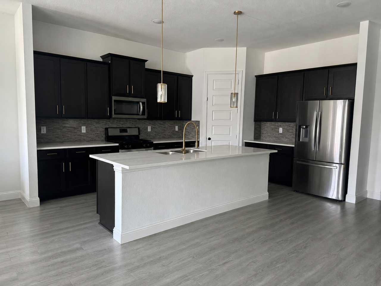 1516 White Water Way - Photo 6 of 29