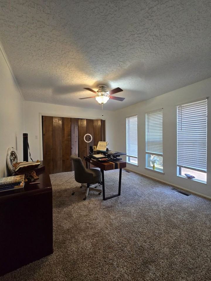 1257 Colonial Pkwy - Photo 4 of 18