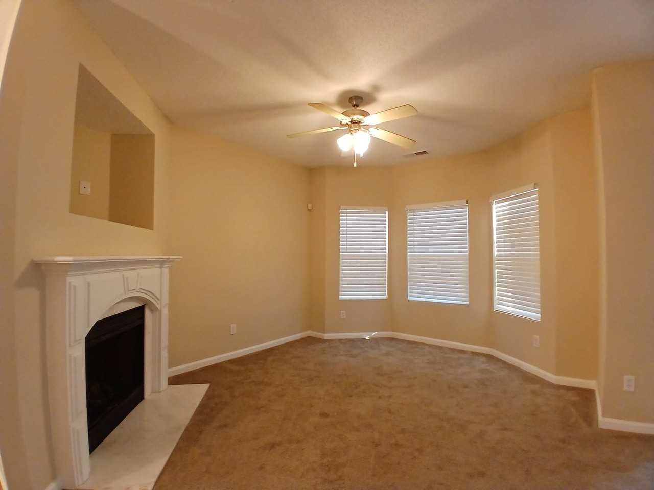 1742 Fielding Way - Photo 5 of 22