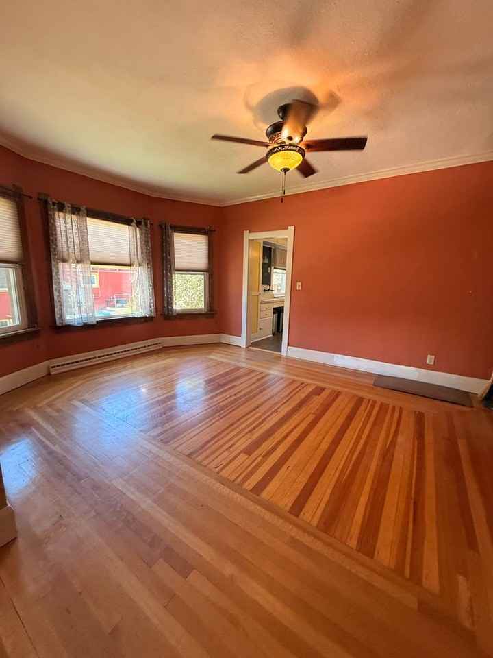 609 E Garfield St - Photo 4 of 14