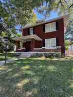 featured image of 403 N Linn St