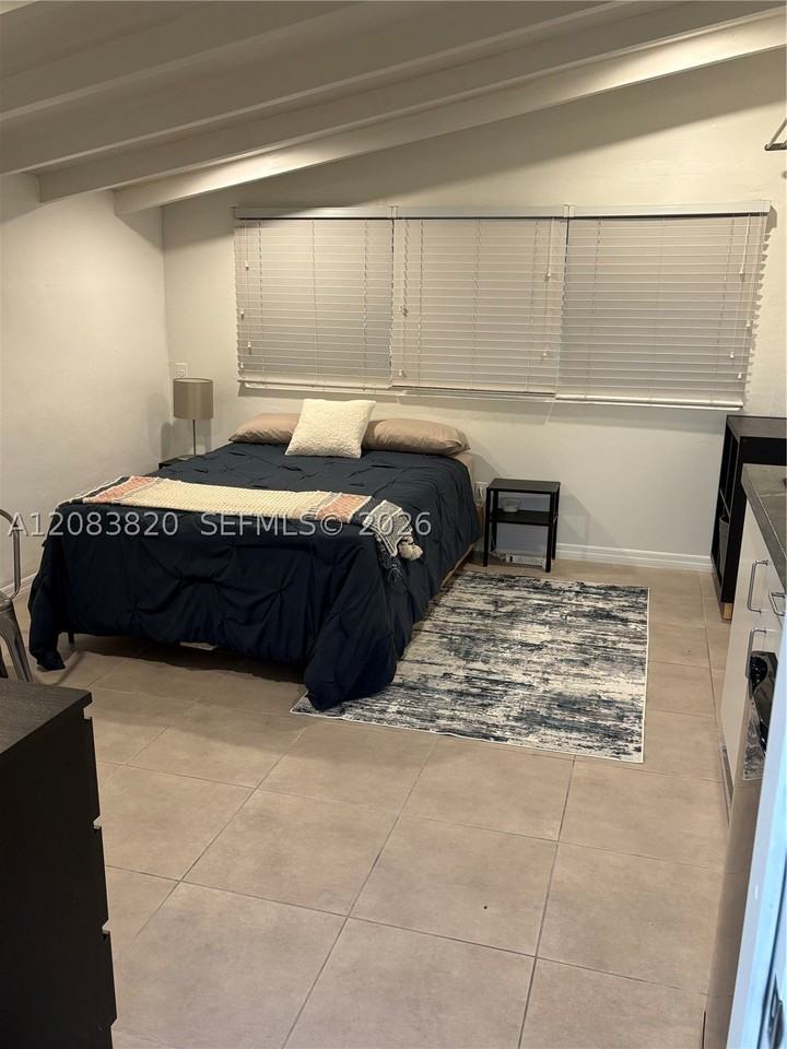 8010 Sw 99th Ave - Photo 2 of 12