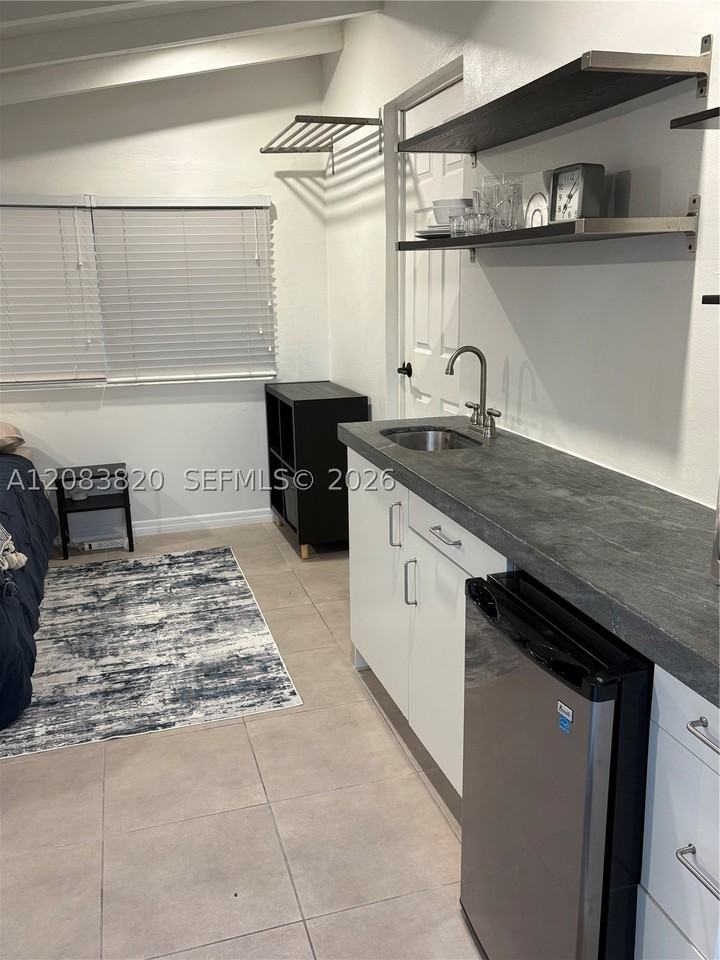 8010 Sw 99th Ave - Photo 4 of 12