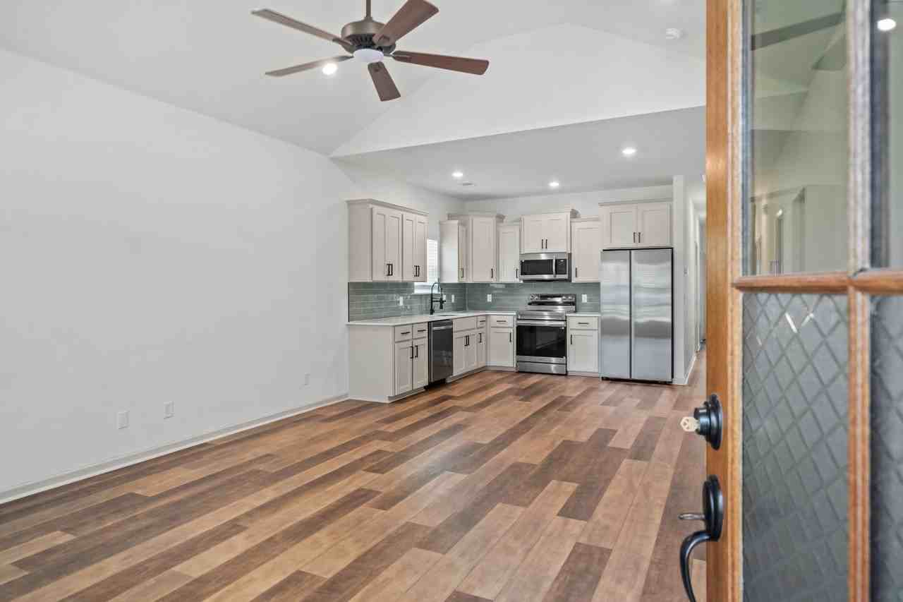 145 Waters Cir - Photo 7 of 50