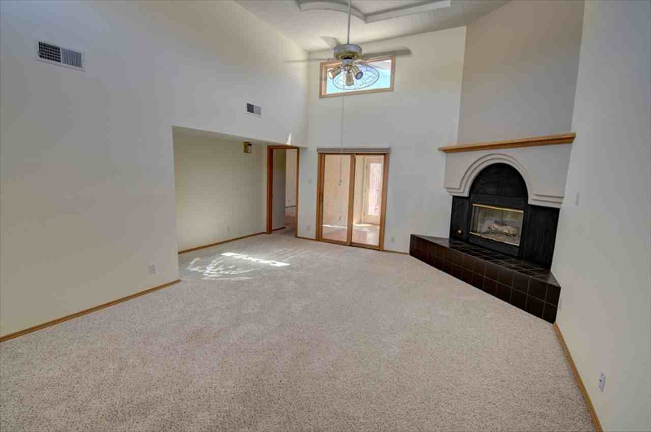 7524 Northridge Ave Ne - Photo 2 of 20
