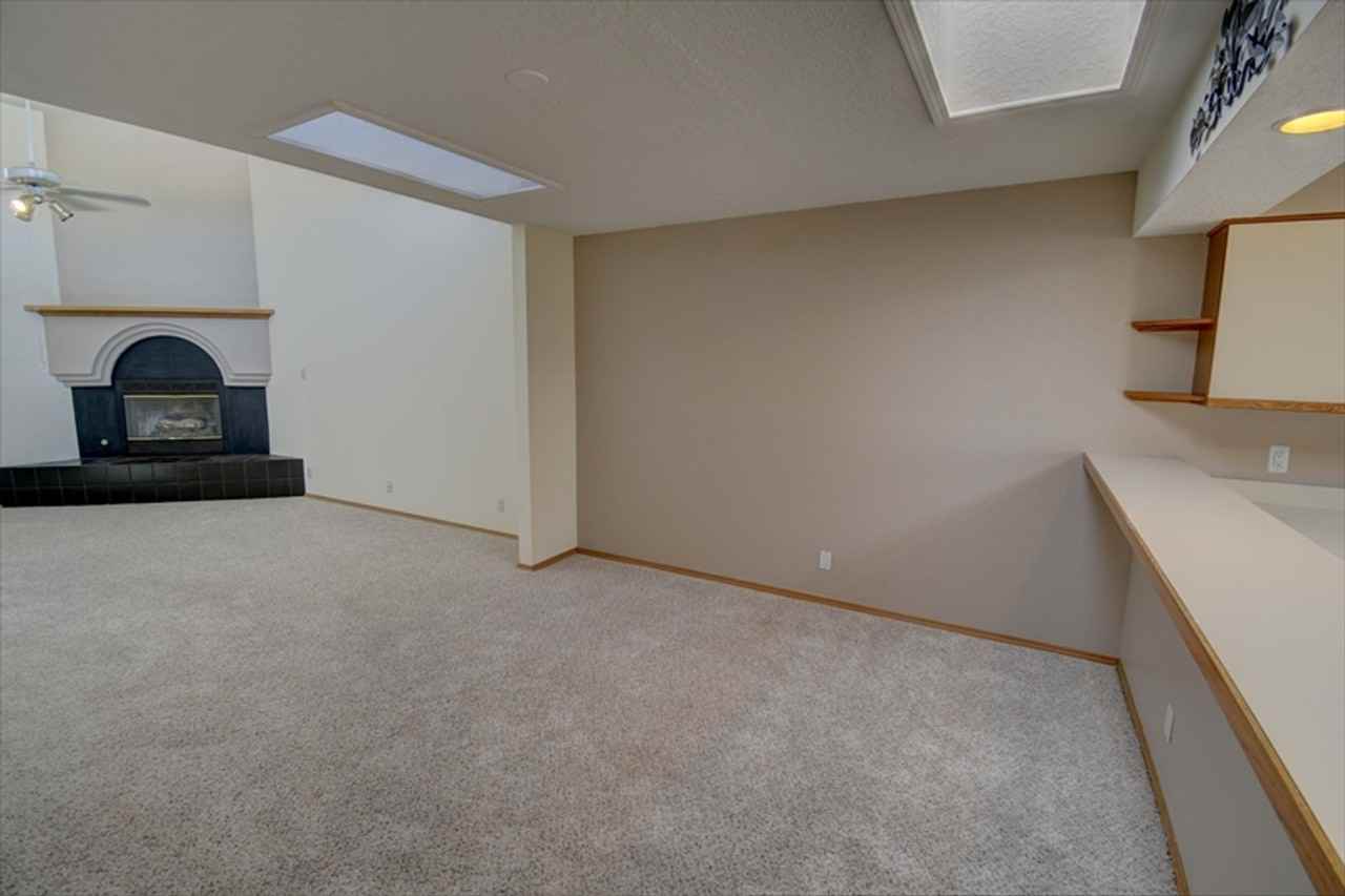7524 Northridge Ave Ne - Photo 3 of 20